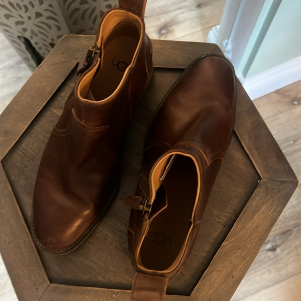 UGG, Brown Leather Zip-Up Ankle Boots Size 6.5 - Picture 6 of 6